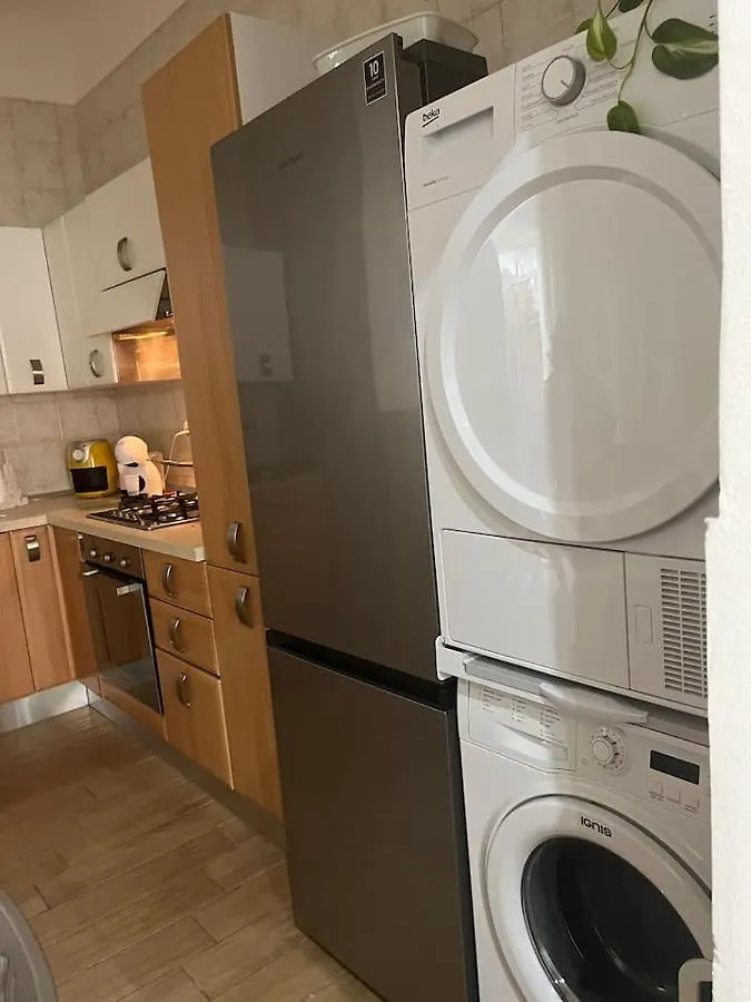 Monohouseinbari Apartman 0*, Bari